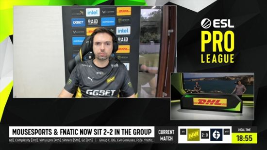 万江高校电竞赛事点燃双节热潮